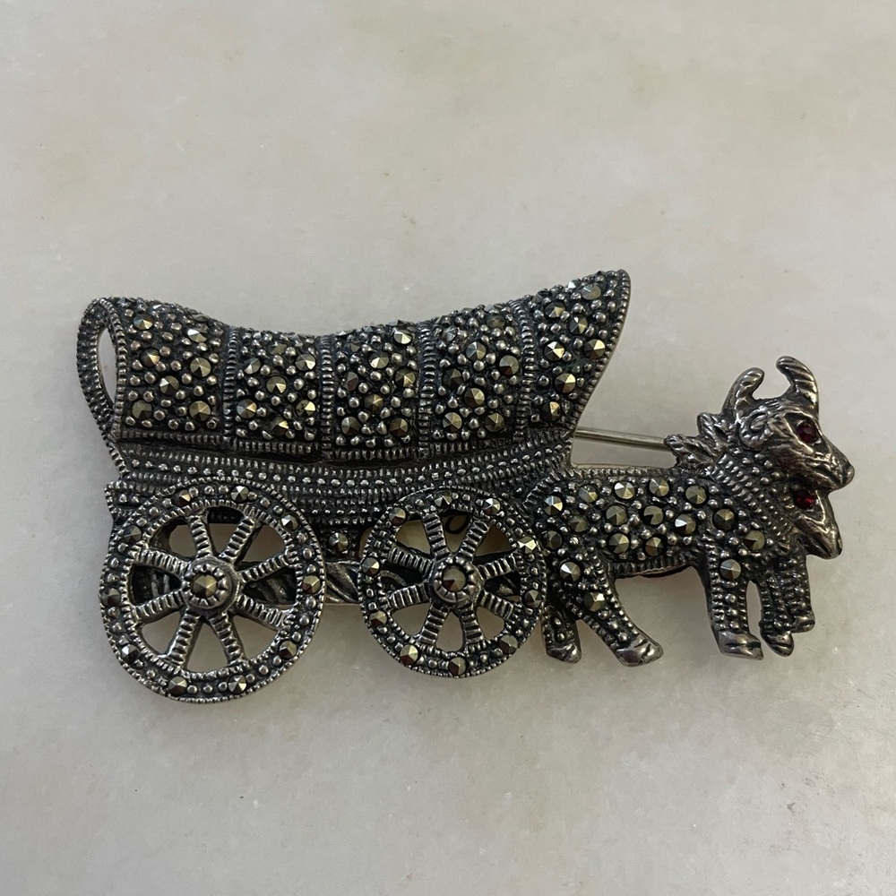 Vintage Sterling Silver Carriage Brooch Pin